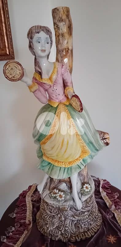Porcelain statue 0