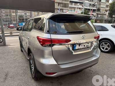 Toyota Fortuner 2016