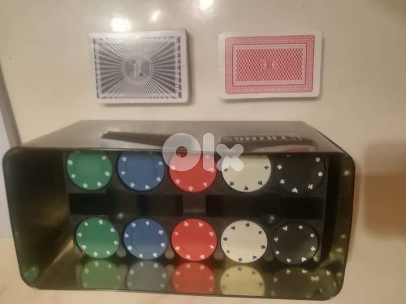 Things Texas hold em 200 Poker chips plus 2 used playing cards 0