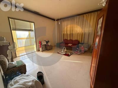 Comfortable living in Tariq el Jdideh/طريق الجديدة REF#YJ127761