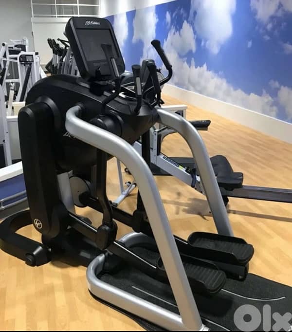 2 Life Fitness Discover SE 95FS Elevation Flexstrider Fitness like new 4