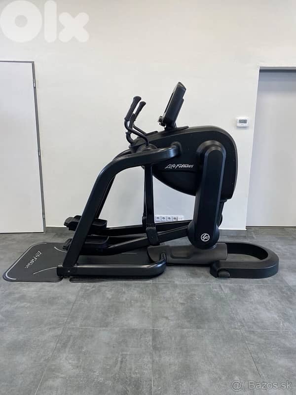 2 Life Fitness Discover SE 95FS Elevation Flexstrider Fitness like new 3