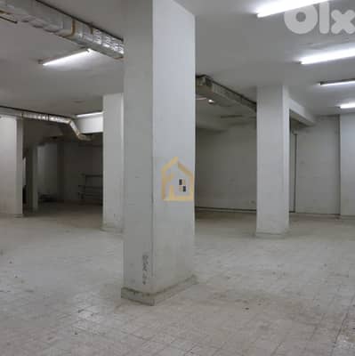 Warehouse for sale in Mar Elias HN194 مستودع للبيع في مار الياس