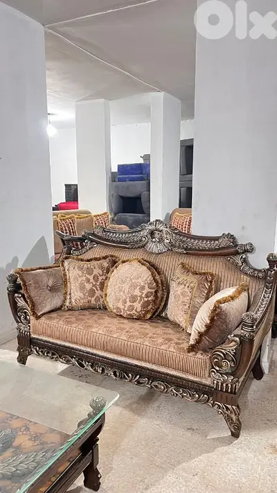 طقم كنبايات حفر خشب زان ملكي ست قطع وطقم طاولات