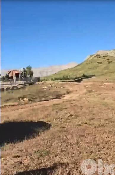 L19558 - 1,800 SQM Land With Panoramic View For Sale in Zaarour