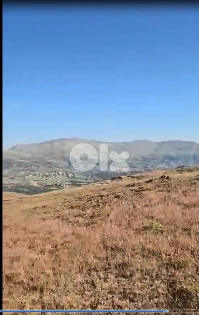 L19558 - 1,800 SQM Land With Panoramic View For Sale in Zaarour