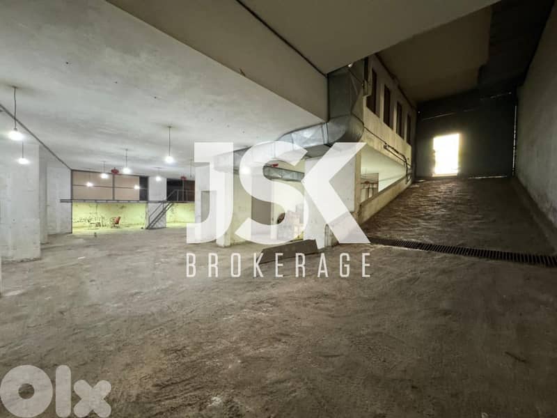 L19561 - Spacious Warehouse For Rent in Hazmieh 0