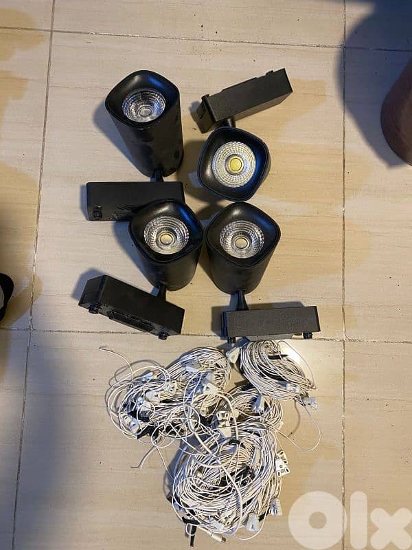 tubelights + projectors + stands for sale 0