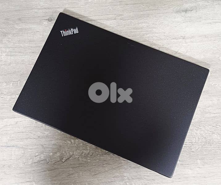 T490s LAPTOP touch thinkpad - core i7 gen 8 - 32 gb ram -14" fhd touch 9