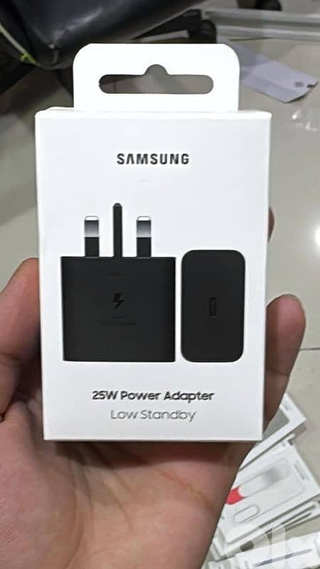 Samsung 25w pd adapter usb-c 3 pin black 0