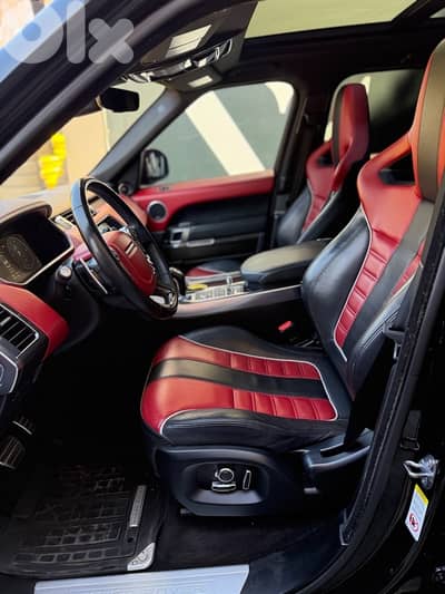 Range Rover SVR 2017 Clean Carfax Factory Paint!! Red Interior!!