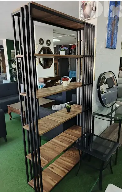 Iron vitrine فيترين حديد مع رفوف لاميكا