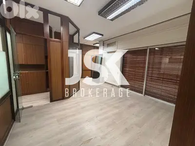 L19594 - 400 SQM Office For Rent in Badaro