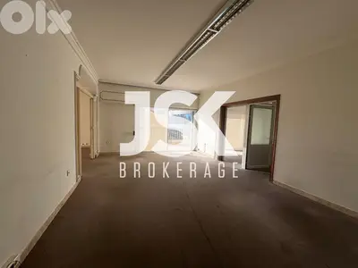 L19595 - 400 SQM Spacious Office For Rent in Badaro