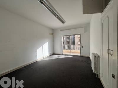 L19595 - 400 SQM Spacious Office For Rent in Badaro