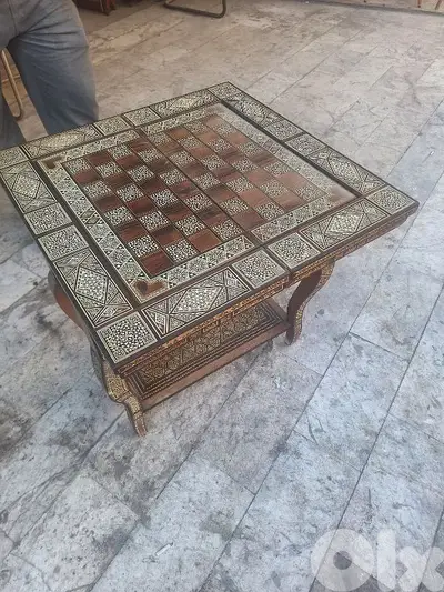 طاولة لعب ورق وشطرنج وزهر شرقي انتيك مرصع بالصدف