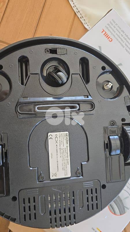 robotic vacuum 1