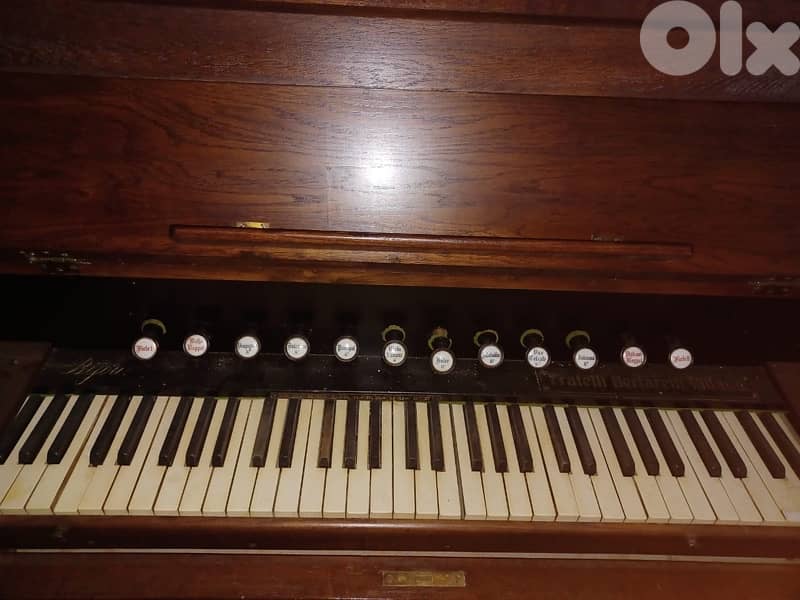 HARMONIUM VINTAGE 9