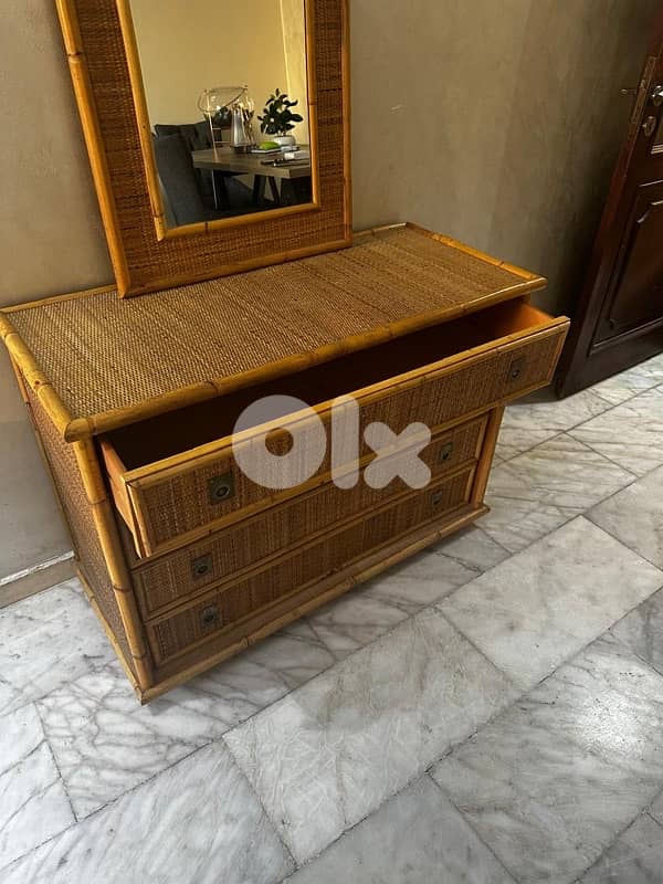 vintage bamboo dresser like new. 320$ 2