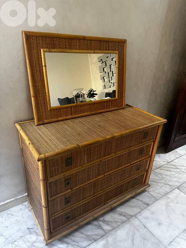 vintage bamboo dresser like new. 320$ 3