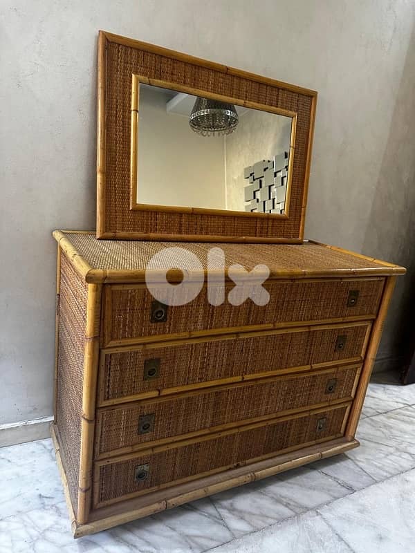 vintage bamboo dresser like new. 320$ 0