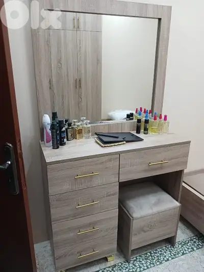 شفنيرا مع مرأي متوفرة بجميع الالوان والمقاسات