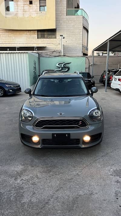 MINI Cooper S Countryman 2019 clean car faxامكانية التقسيط