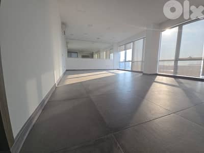 DECORATED OFFICE FOR RENT IN ZALKA PRIME ON HIGHWAY, (ZLR-202)