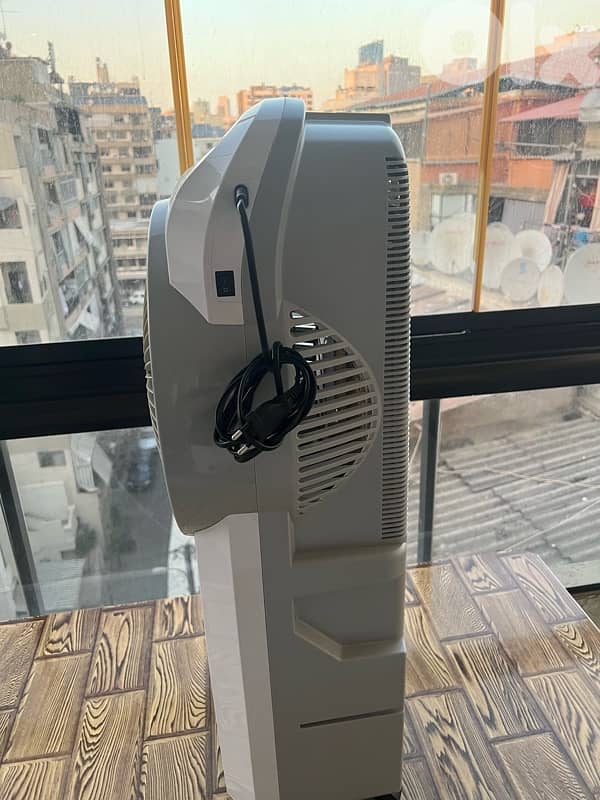 JTC RECHARGEABLE FAN 2