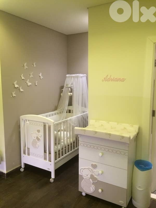 baby bed & changin table 0