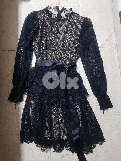 dress dentelle black sportchic size small new and under beige