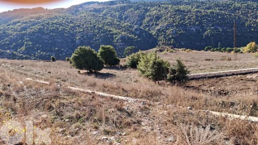 Land for Sale in Qnat Bacharri - أرض للبيع في قنات – بشري