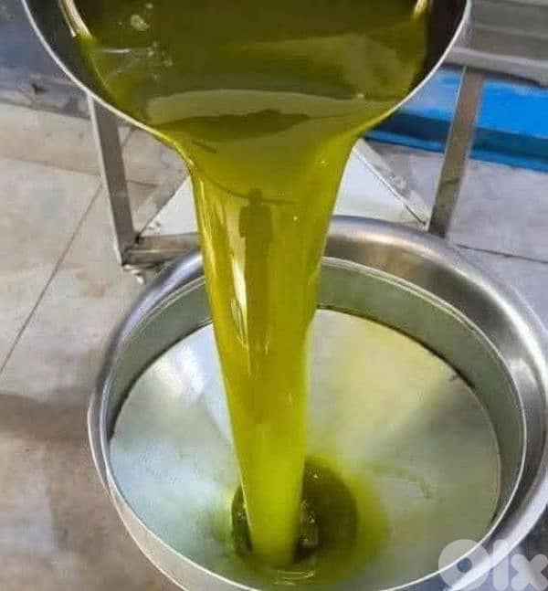 Olive oil premium pure 100% . . . %زيت زيتون أصلي ١٠٠ 4