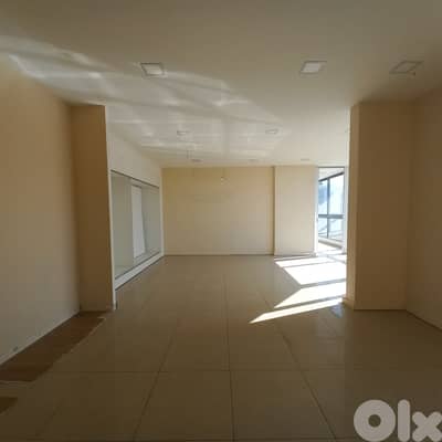 Wide office in Zalka 2 steps from the highway for rent