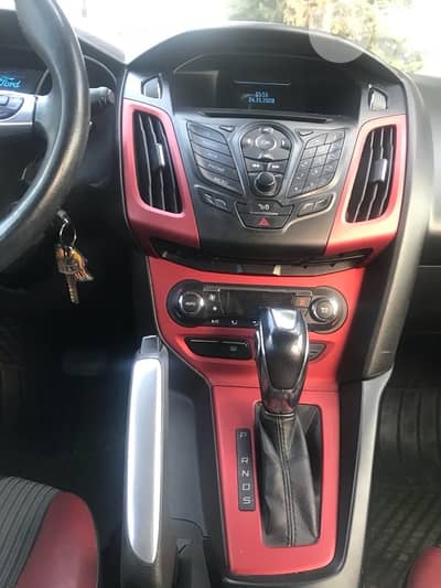 Ford Focus 2013 Hatchback – Full Option, 2.0L Engine
