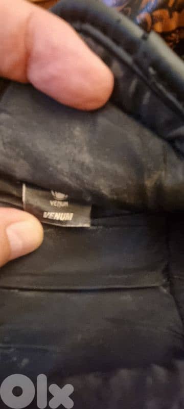 bargain price  original boxing gloves  venum 8