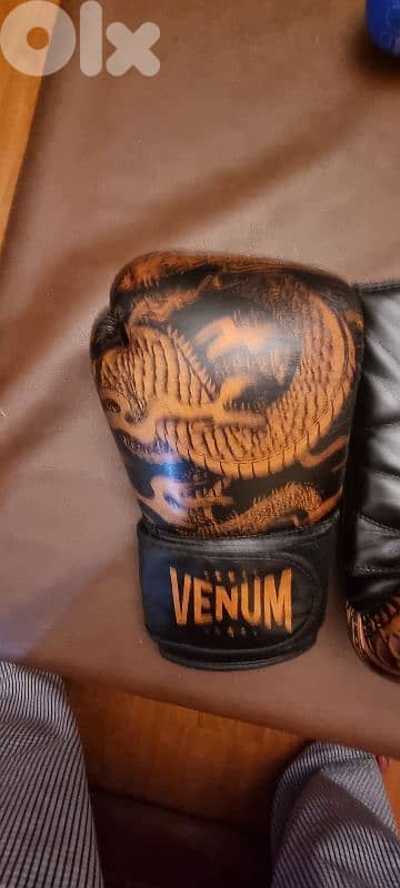 bargain price  original boxing gloves  venum 10