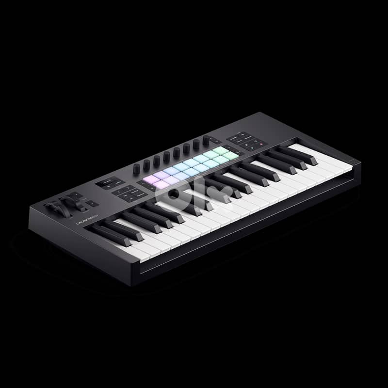 Novation Launchkey 37 MK4 0