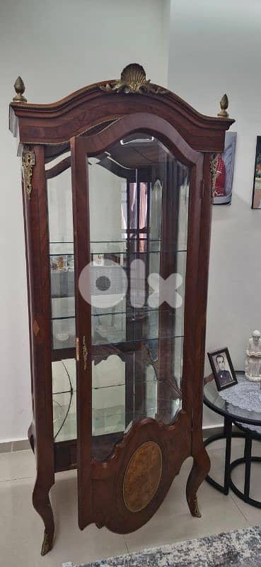 antique showcase 1