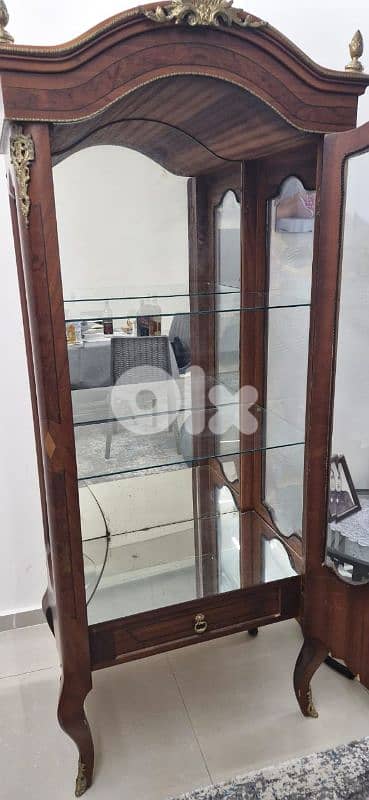 antique showcase 2