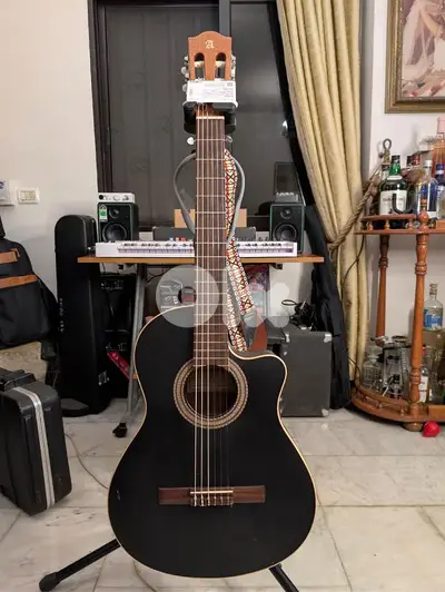 Alhambra Electro classical guitar