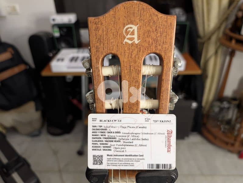 Alhambra Electro classical guitar 7