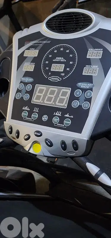 Treadmill Geo Gym Equipment معدات رياضية متنوعة