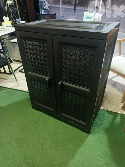 خزانة عضم للخارج.  Armoire plastic outdoor
