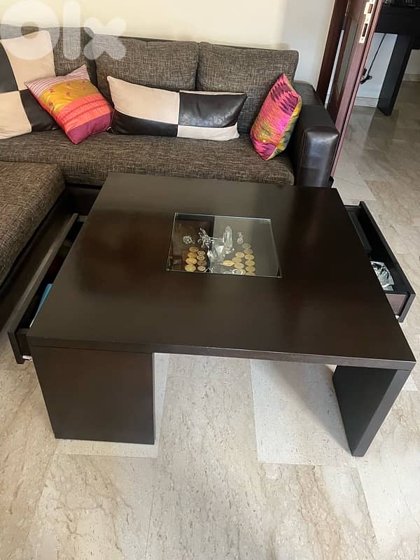 طاولة صالونsquare coffee table in living room with 2 drawers 2