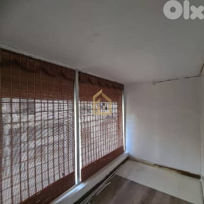 Shop for sale in Bourj Hammoud EA48 للبيع في برج حمود