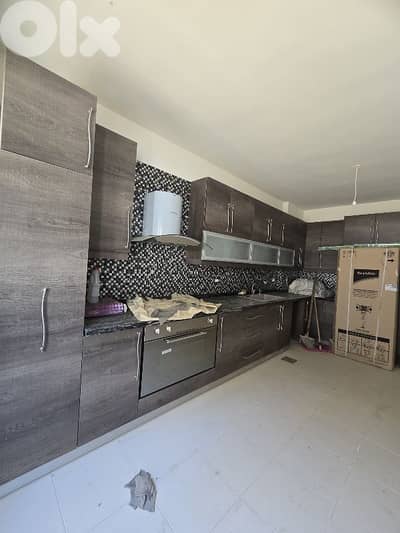 Apartment for sale in jouret el ballout شقة للبيع في جورة البلوط