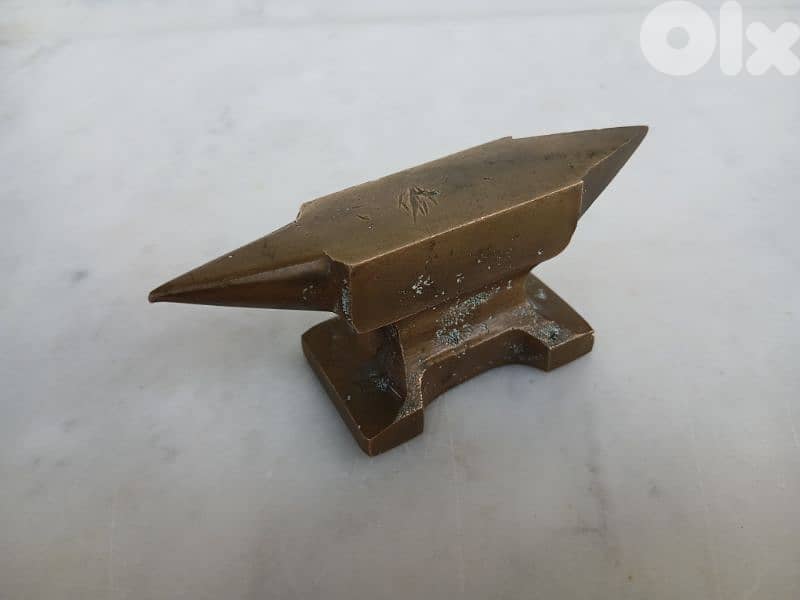 سدان نحاس صغير 0