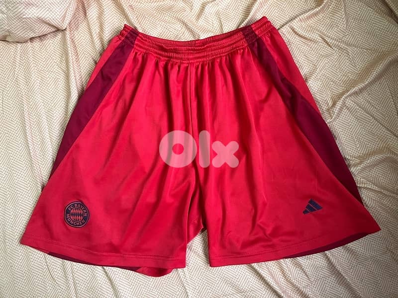 3 shorts for napoli , Bayern and Netherlands all for 15 usd 2