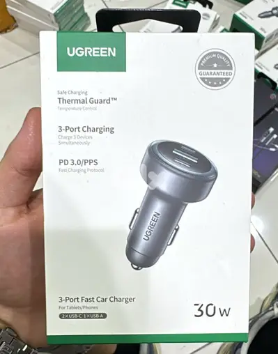 Ugreen 30w 3-port Fast car charger (2xusb-c,1xusb-a) Ec307